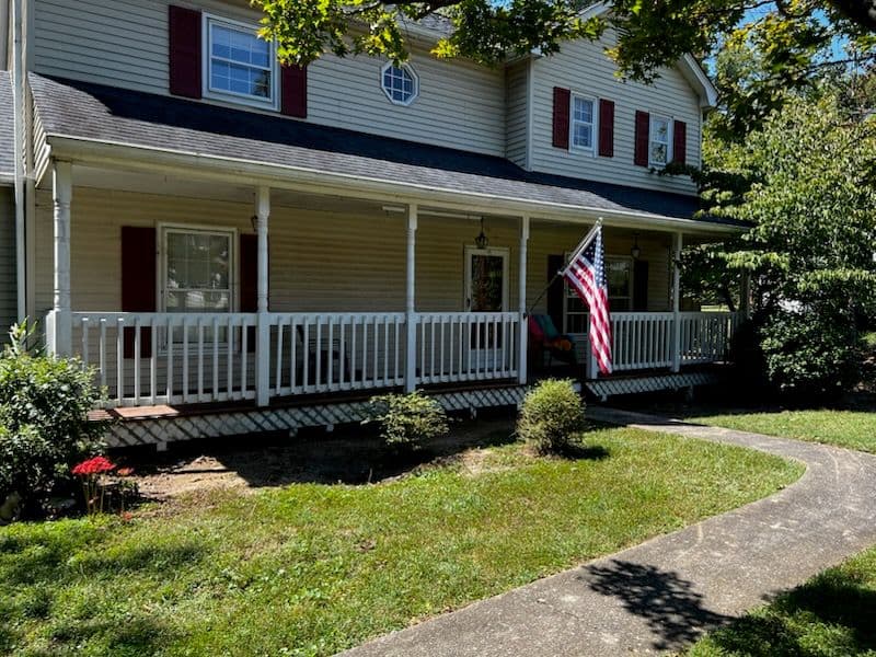 Gallery photos for Ensure Porch Stability with Expert Foundation Fixes: Image #2