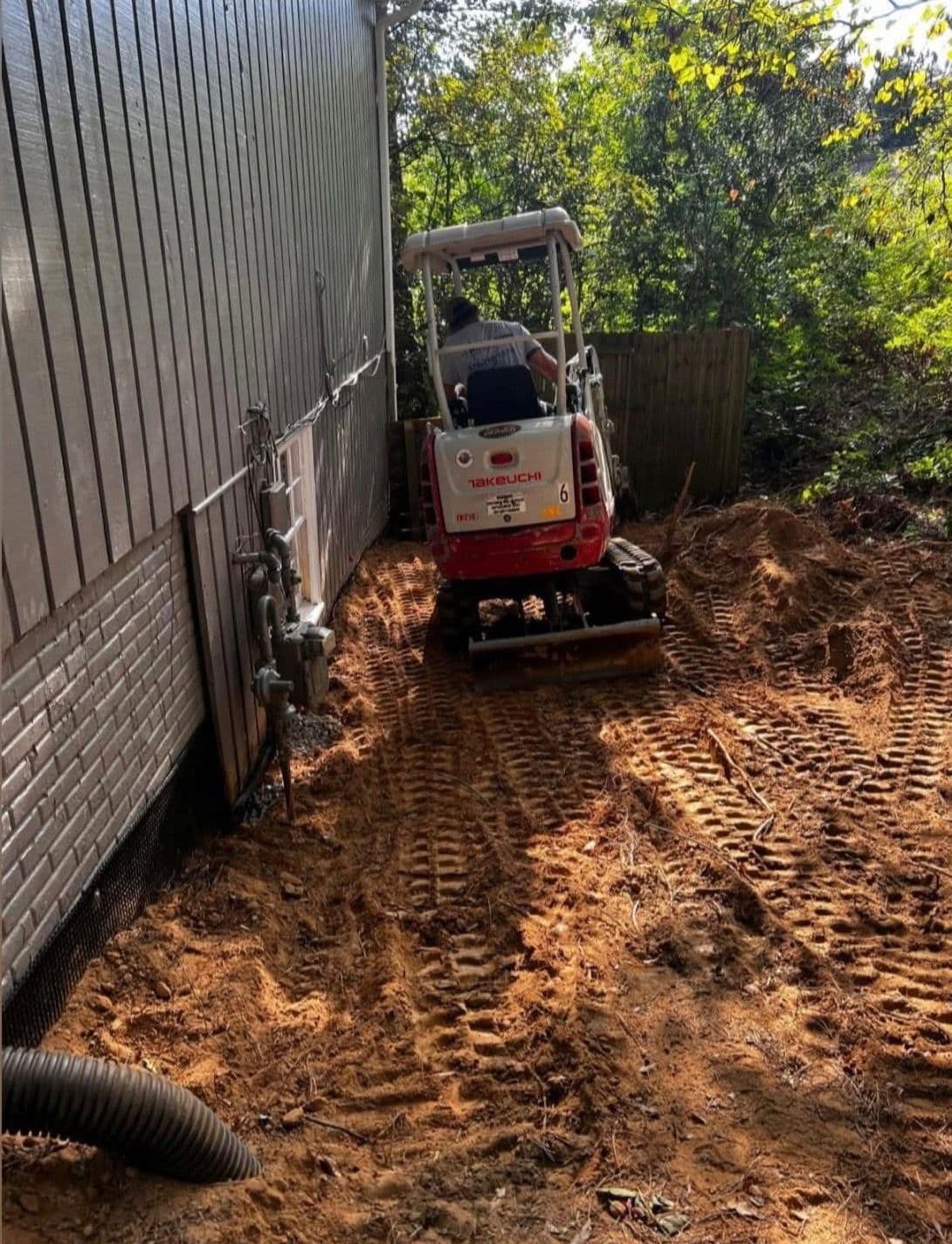 Gallery photos for Keeping Foundations Dry with Seamless Excavation: Image #1